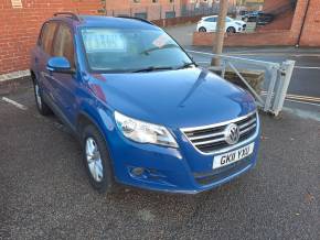 VOLKSWAGEN TIGUAN 2011 (11) at Premier Cars Barnsley Barnsley