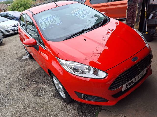 Ford Fiesta 1.25 82 Zetec 5dr Hatchback Petrol Red